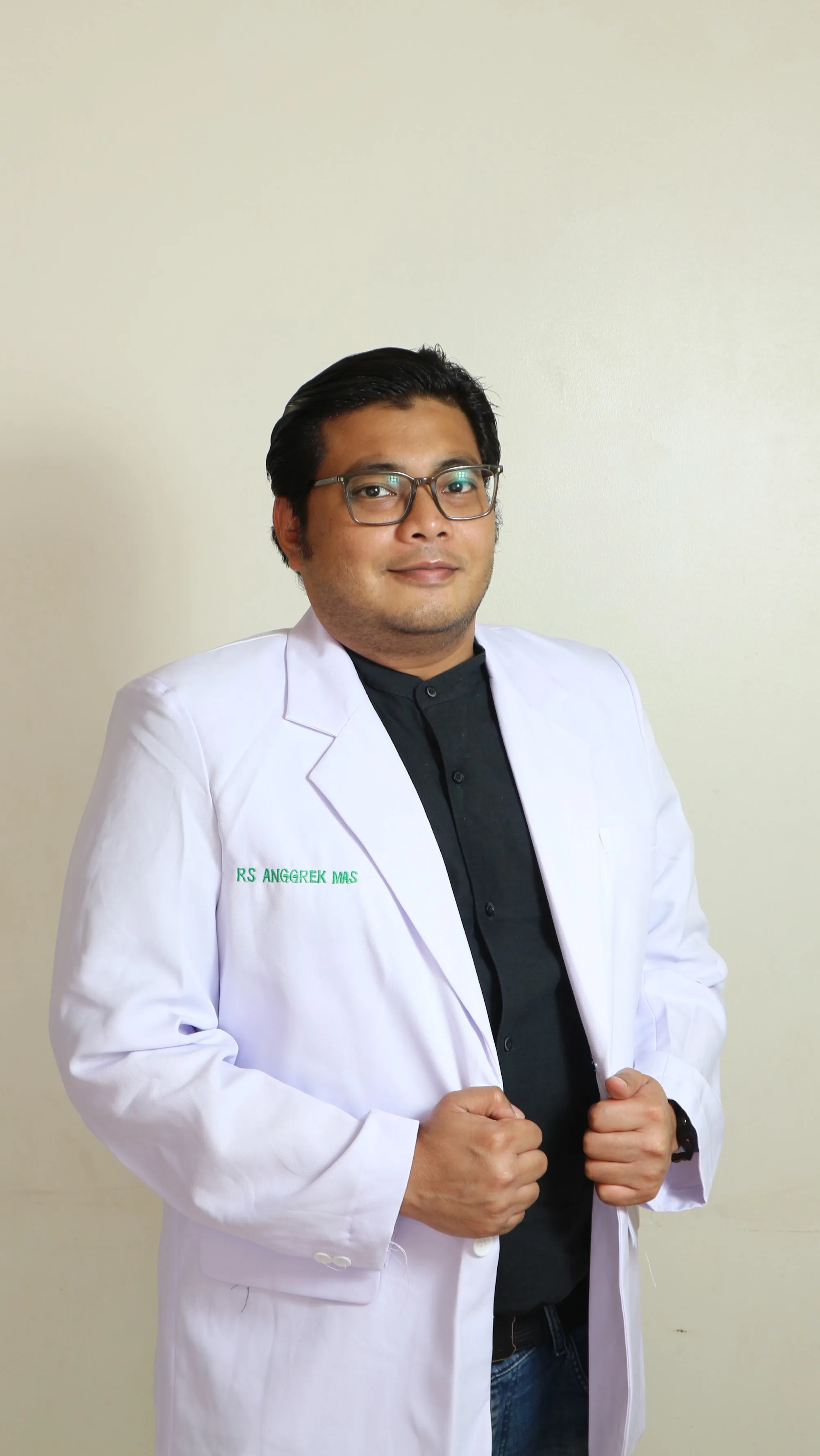 Potret dr. Marendra Mahathir, Sp.OG