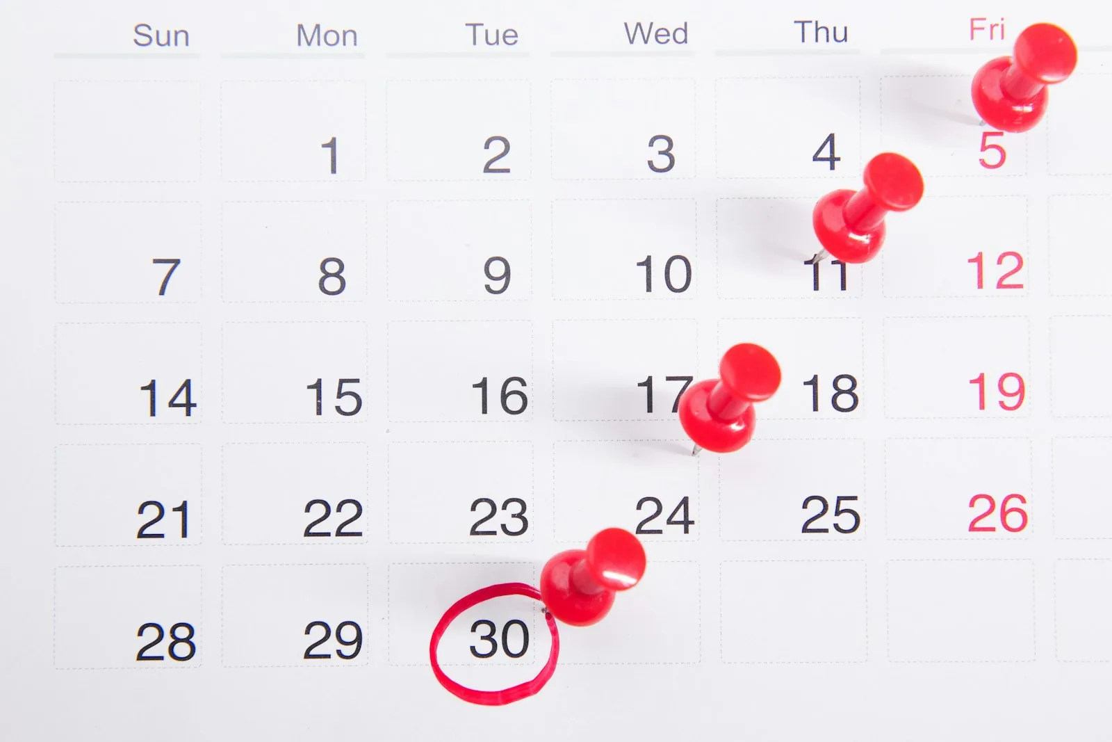 Kalender dengan tanggal yang ditandai